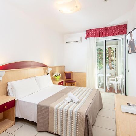 Hotel Regina Lignano Sabbiadoro Exteriör bild