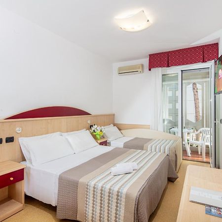 Hotel Regina Lignano Sabbiadoro Exteriör bild