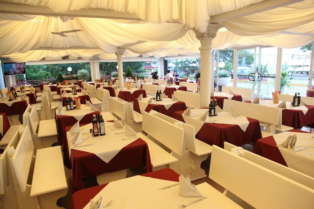 Hotel Regina Lignano Sabbiadoro Exteriör bild