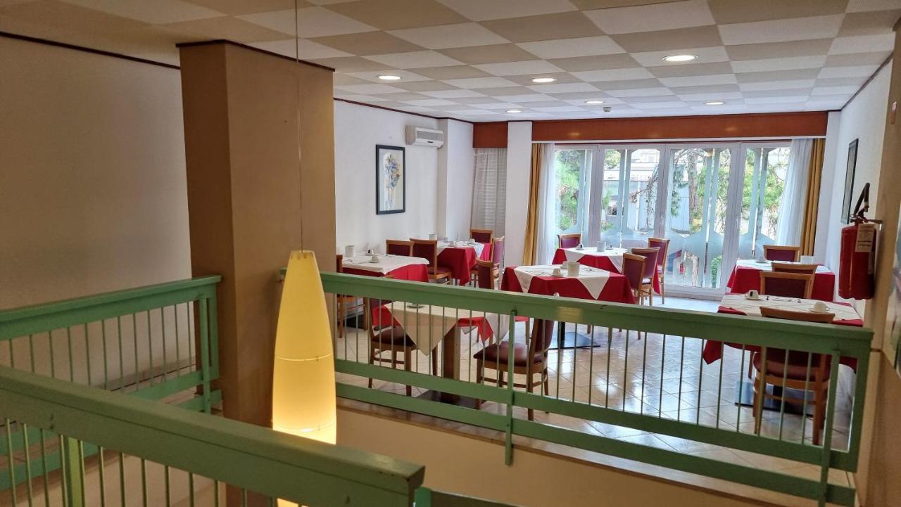 Hotel Regina Lignano Sabbiadoro Exteriör bild